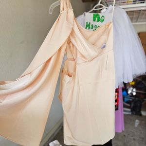 Junior's Champagne Dress. Large